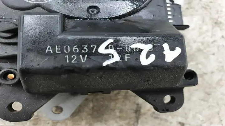 Toyota Corolla Verso E121 (2004 - 2007) Двигатель задвижки потока воздуха — фото 2