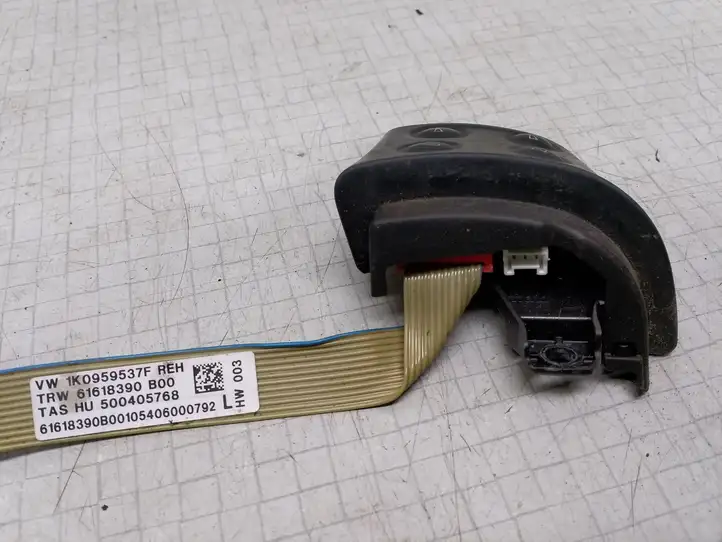 Volkswagen PASSAT B6 (2005 - 2010) 1K0959538C Кнопки на рулевом колесе — фото 4