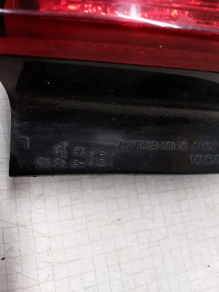 Toyota Corolla E120 E130 (2004 - 2007) NV10T00F20 Задний фонарь в кузове — фото 4