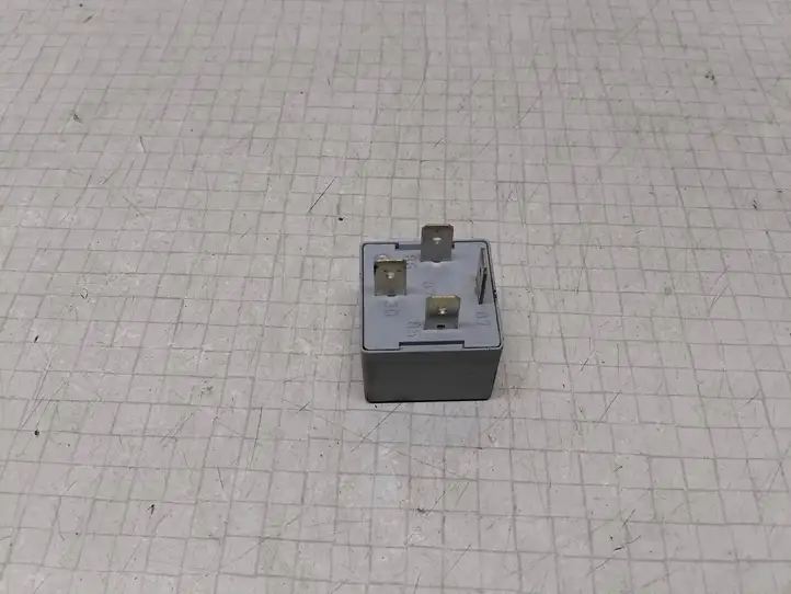 Volkswagen Transporter - Caravelle T5 (2003 - 2009) 141951253B Другое реле — фото 2