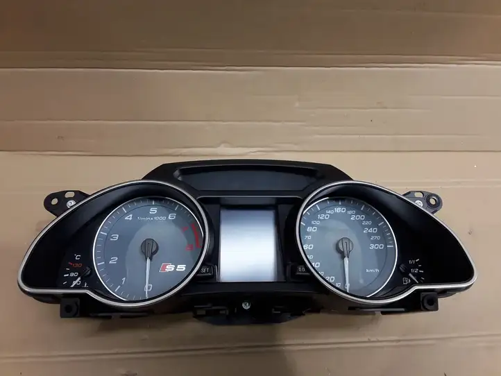 Audi S5 8T (2007 - 2011) 8T0920931B Спидометр — фото 5