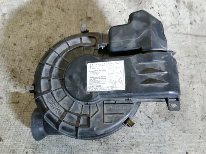 Toyota Land Cruiser (HDJ90) (1996 - 2002) 1708030020 Корпус воздушного фильтра — фото 1