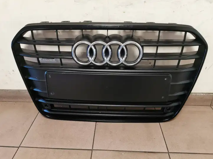 Audi A6 (2011 - 2014)  4G0853653 Верхняя решётка