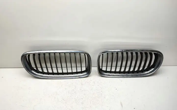 BMW 3 E90 E91 (2005 - 2012) 7201968 Верхняя решетка радиатора — фото 1