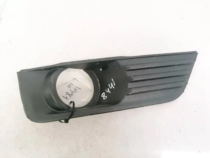 Ford Focus (1998 - 2004) 4M5149952A Нижняя решетка переднего бампера — фото 1