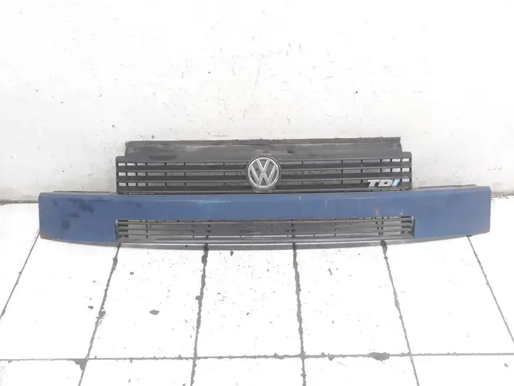 Volkswagen Transporter - Caravelle T4 (1990 - 2003) 701853653F Верхняя решетка радиатора — фото 1