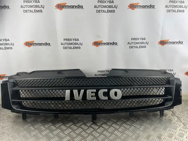 Iveco Daily Daily 35 - 40.10 (2001 - 2016) 38028010105 Верхняя решетка радиатора — фото 1