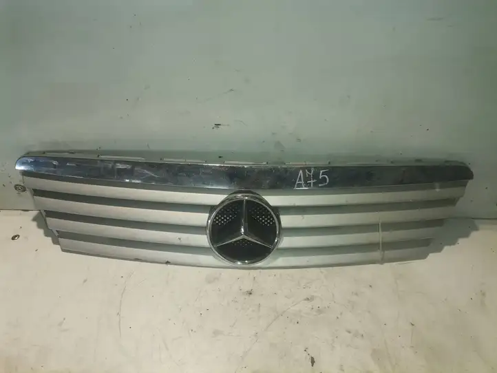 Mercedes-Benz A W168 (1997 - 2004) 1688801283 Верхняя решетка радиатора — фото 1