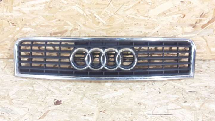 8E0853651E Audi A4 S4 B6 8E 8H Grotelės priekinės