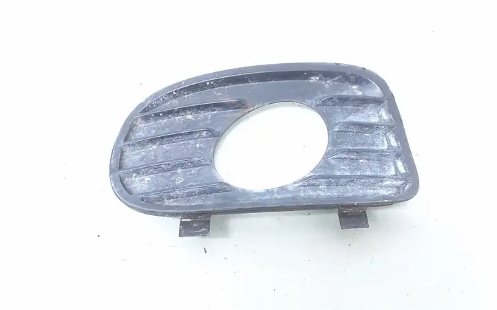 Opel Vectra B (1999 - 2002) 90586628 Решетка противотуманной фары — фото 1