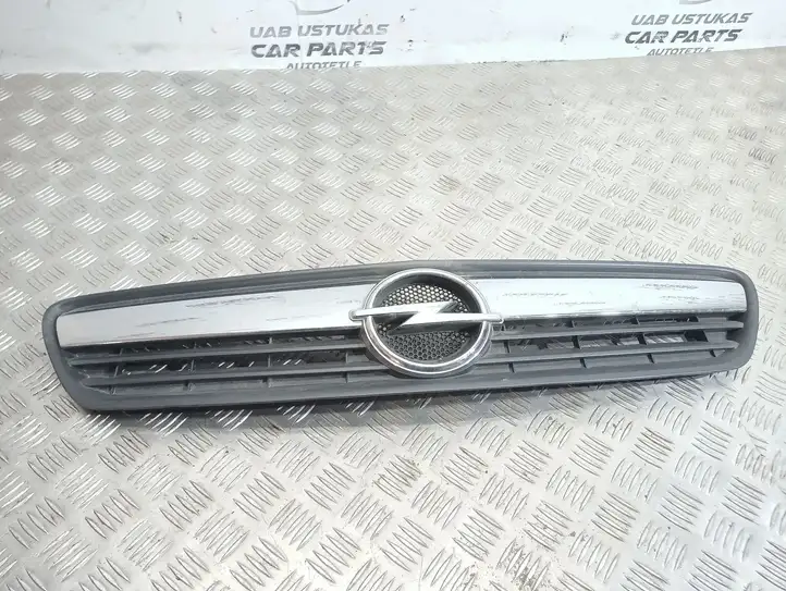 Opel Meriva A (2002 - 2006) 13207140 Верхняя решетка радиатора — фото 1