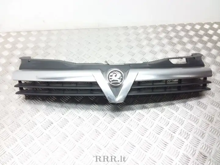 Opel Astra H (2004 - 2009) 13108471 Верхняя решетка радиатора — фото 1