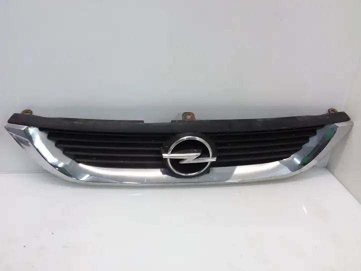 Opel Vectra B (1999 - 2002) 90505722 Верхняя решетка радиатора — фото 1
