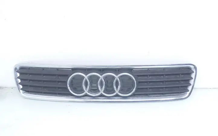 Audi A4 S4 B5 8D (1999 - 2001) 8D0853651R Верхняя решетка радиатора — фото 1