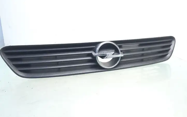 Opel Astra G (1998 - 2004) 90588120 Верхняя решетка радиатора — фото 1