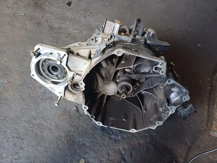Nissan Qashqai (2010 - 2013) Механическая коробка передач, 6 передач — фото 1