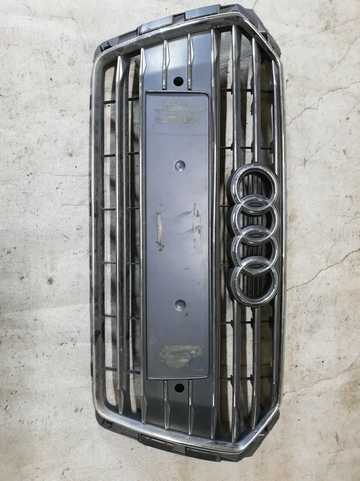 Audi A4 S4 B9 (2015 - 2019) 8W0853651AB Верхняя решетка радиатора — фото 1