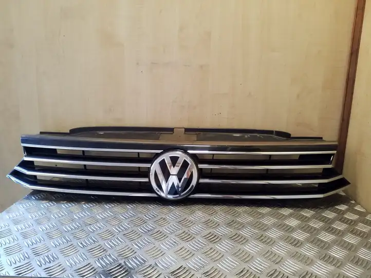 Volkswagen PASSAT B8 (2015 - ) 3G0853601A Верхняя решетка радиатора — фото 1