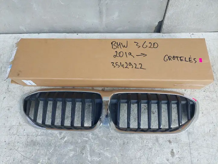 BMW 3 G20 G21 (2019 - ) 5113192976 Верхняя решетка радиатора — фото 1