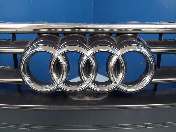 Audi A7 S7 4K8 (2018 - ) 4K8853651A Верхняя решетка радиатора — фото 2