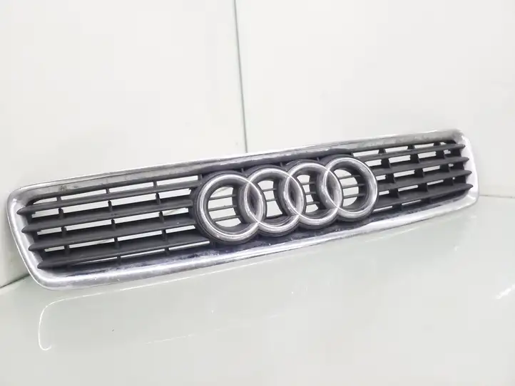 Audi A4 S4 B5 8D (1999 - 2001) 8D0853651R Верхняя решетка радиатора — фото 1