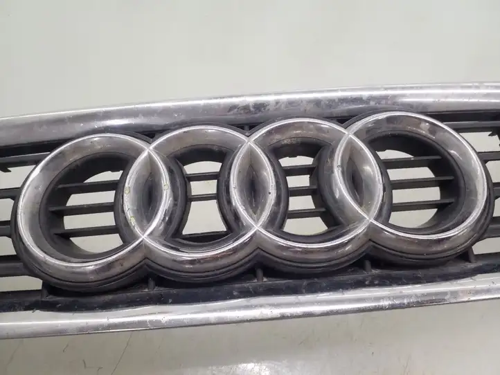 Audi A4 S4 B5 8D (1999 - 2001) 8D0853651R Верхняя решетка радиатора — фото 3