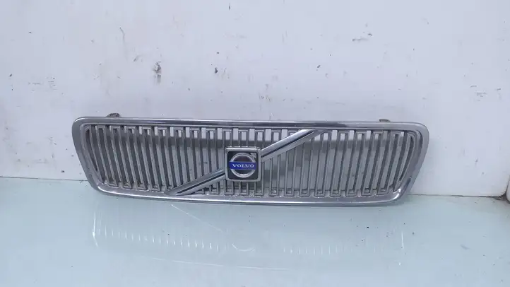 Volvo V70 (2000 - 2004) 8659875 Верхняя решетка радиатора — фото 1