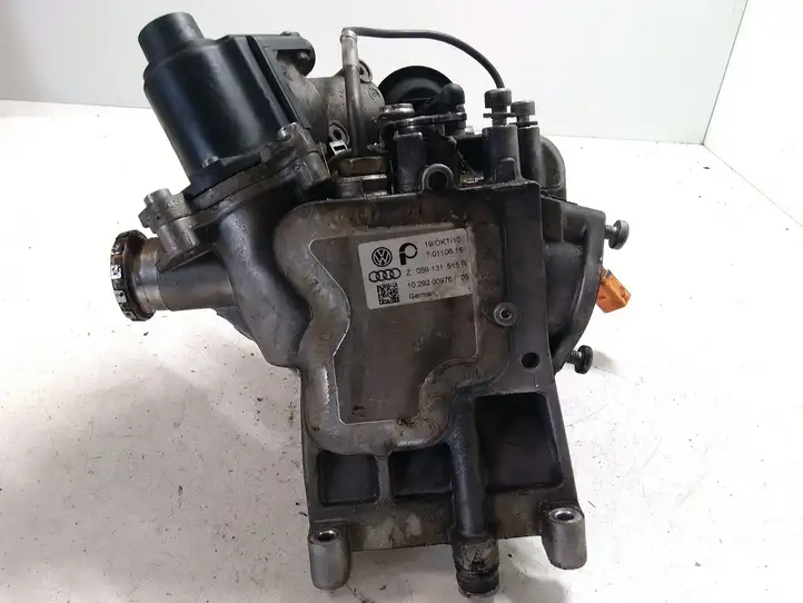 Audi A4 S4 B8 8K (2007 - 2011) 059131515R Охладитель клапана EGR — фото 6