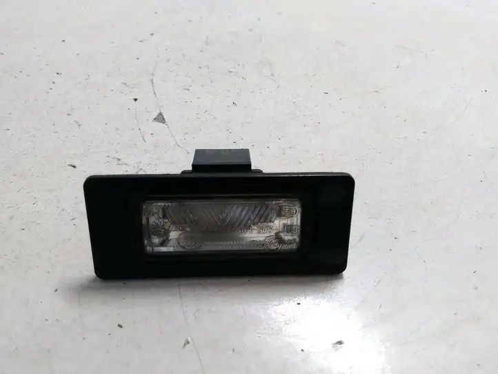 Audi A4 S4 B8 8K (2007 - 2011) 8T0943021 Подсветка номера — фото 1