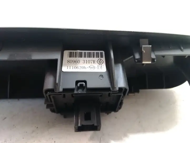 Renault Latitude (L70) (2010 - 2014) 809603107R Блок кнопок стеклоподъемников — фото 3