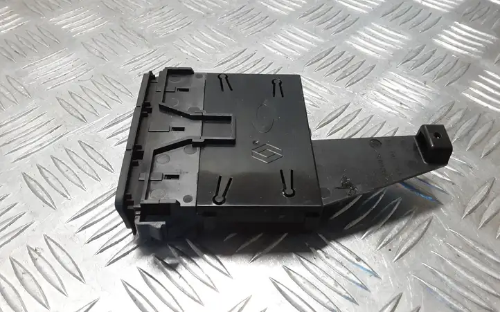 Renault Latitude (L70) (2010 - 2014) 274700004R Другие включатели / ручки/ переключатели — фото 3
