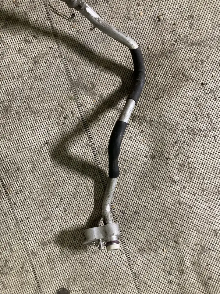 BMW 3 F30 F35 F31 (2012 - 2018) 9212236 Трубки и шланги кондиционера — фото 4