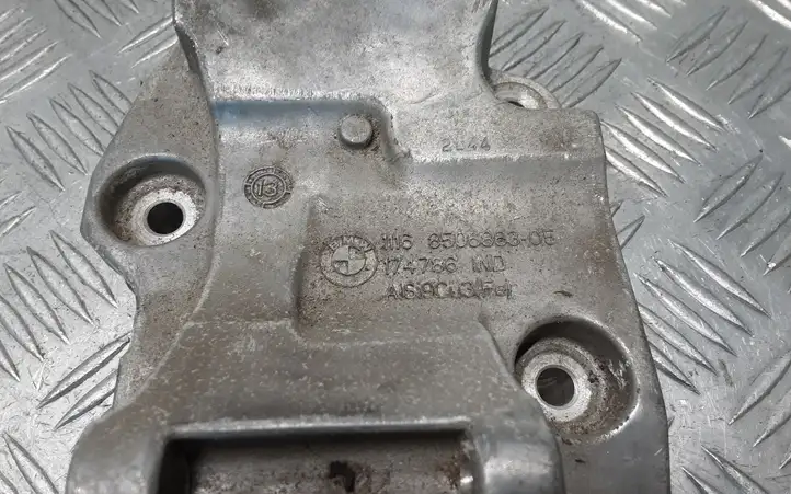 BMW 3 F30 F35 F31 (2012 - 2018) 8506863 Кронштейн генератора — фото 3