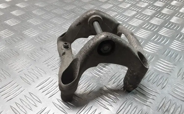 Porsche Cayenne (9PA) (2002 - 2010) 9481152037R Кронштейн двигателя — фото 4