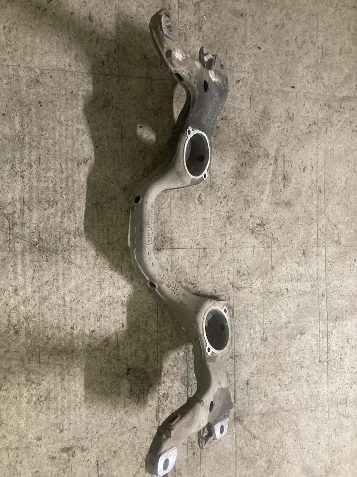 Porsche Cayenne (9PA) (2002 - 2010) 94837530902 Кронштейн двигателя — фото 2