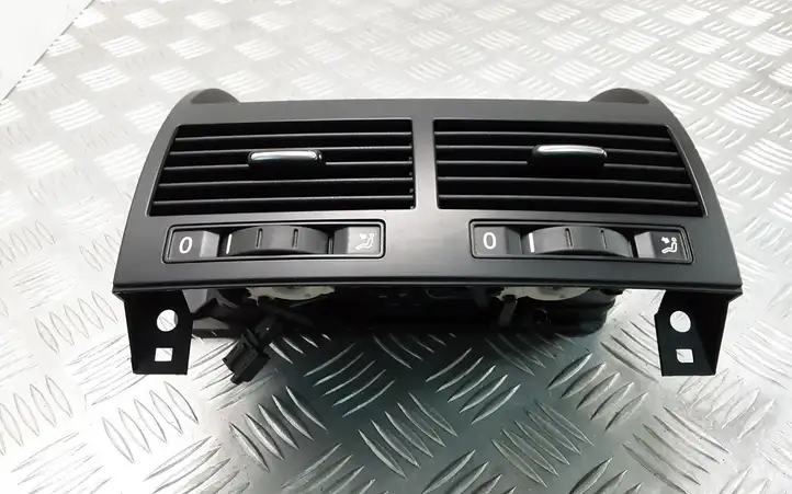 Volkswagen Touareg I (2002 - 2010) 7L6819727 Центральный воздушный дефлектор — фото 4