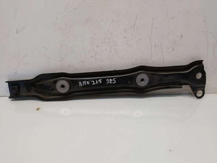 243505301 BMW 2 F46 Kita variklio skyriaus detalė