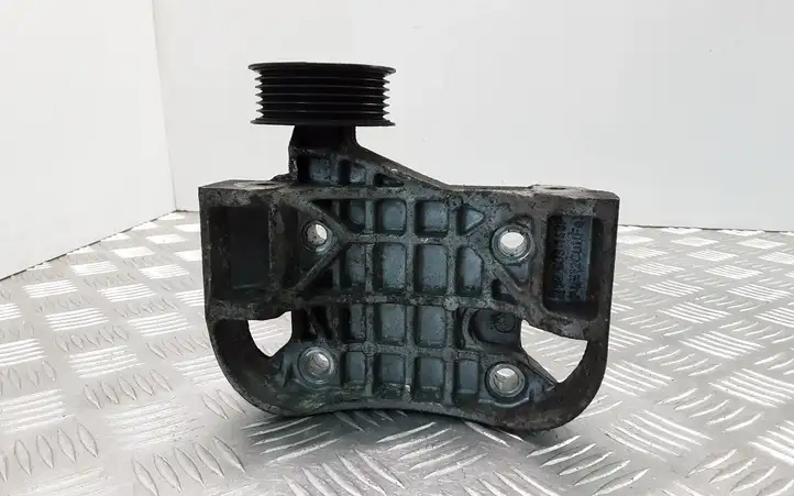 Volkswagen Touareg I (2002 - 2010) 059903143P Кронштейн генератора — фото 4