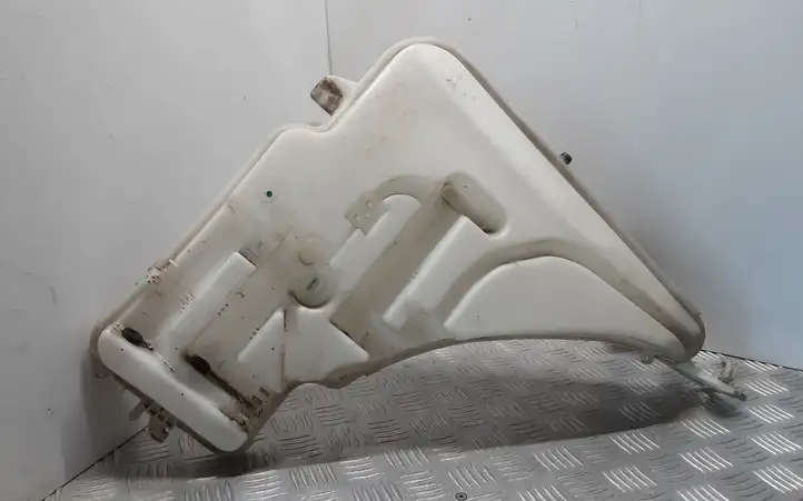 BMW 1 F20 F21 (2011 - 2019) 7241673 Бачок омывателя стекла — фото 1