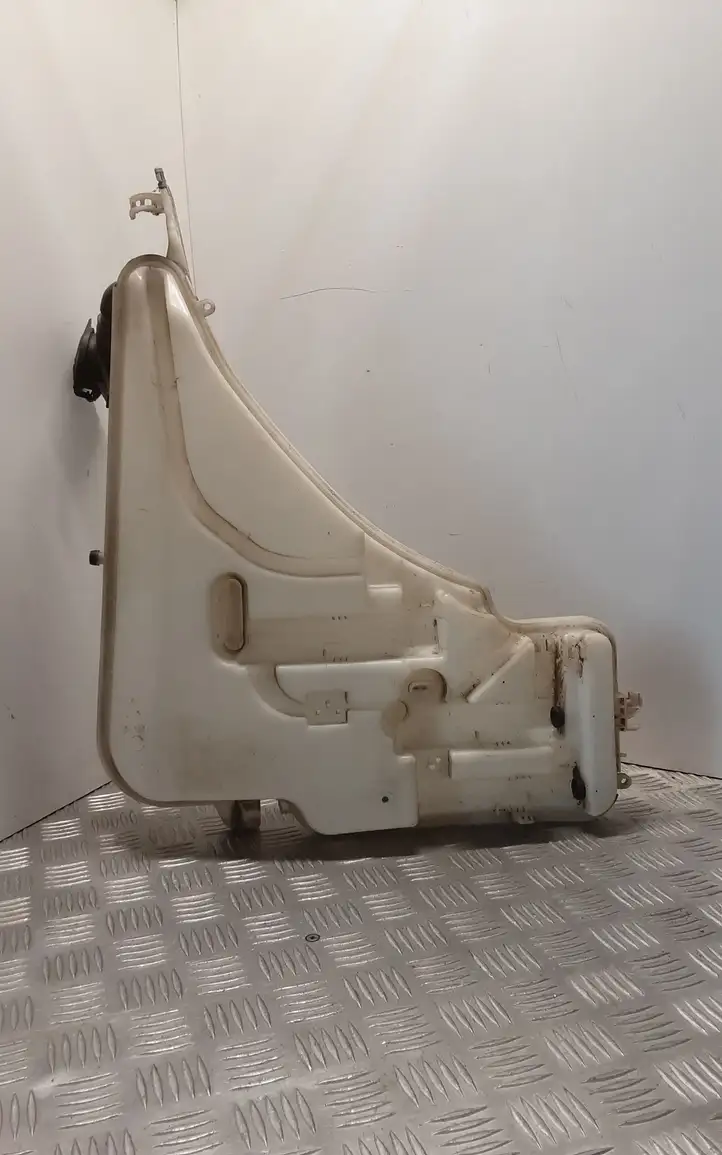 BMW 1 F20 F21 (2011 - 2019) 7241673 Бачок омывателя стекла — фото 3