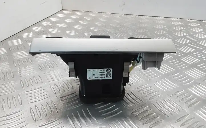BMW 1 F20 F21 (2011 - 2019) 9205355 Боковой воздушный дефлектор — фото 4