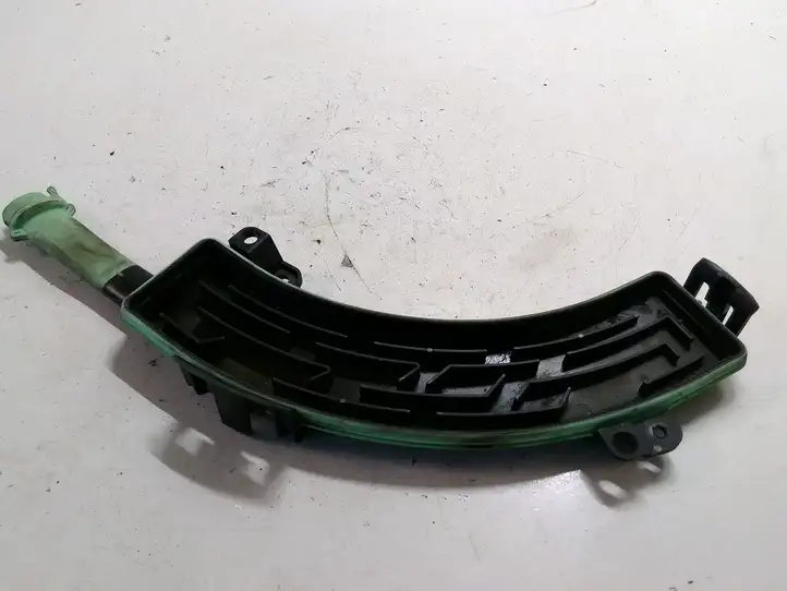BMW 1 F20 F21 (2011 - 2019) 9237552 Крышка микрофильтра воздуха — фото 4