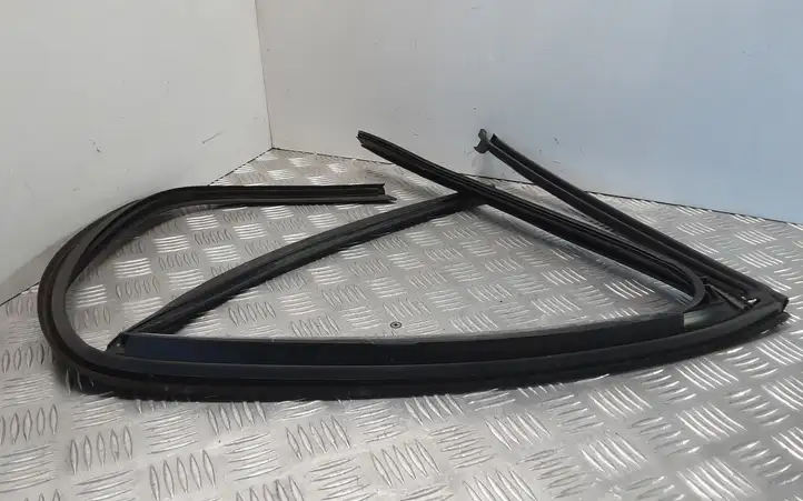 BMW 1 F20 F21 (2011 - 2019) 7240839 Уплотнитель стекла задней двери — фото 6