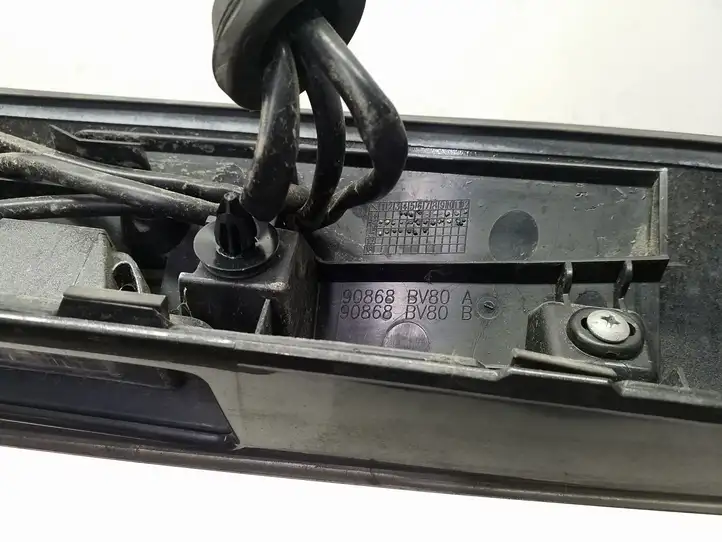 Nissan Juke I F15 (2010 - 2018) 90868BV80A Подсветка номера — фото 3