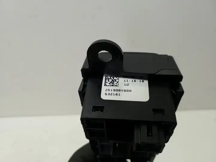 Nissan Juke I F15 (2010 - 2018) 25190BV80A Включатель фонарей — фото 2