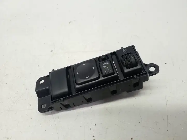 Nissan Juke I F15 (2010 - 2018) 25190BV80A Включатель фонарей — фото 4