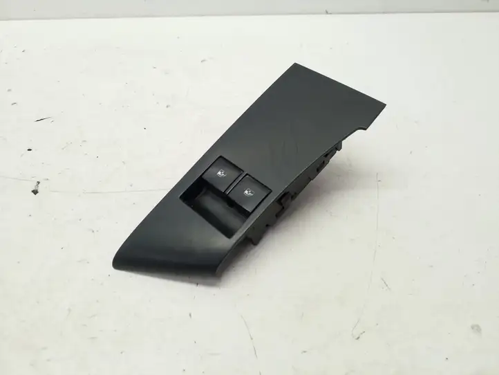 Opel Astra J (2012 - 2015) 13305978 Кнопка стеклоподъемников — фото 1
