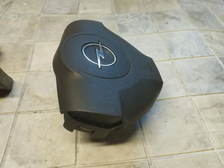 Opel Astra H (2004 - 2009) 13168455 Подушка безопасности руля — фото 3