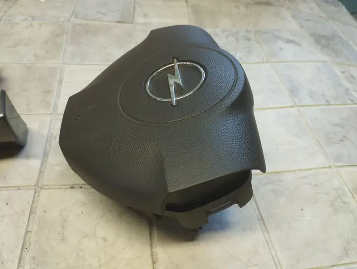 Opel Astra H (2004 - 2009) 13168455 Подушка безопасности руля — фото 4
