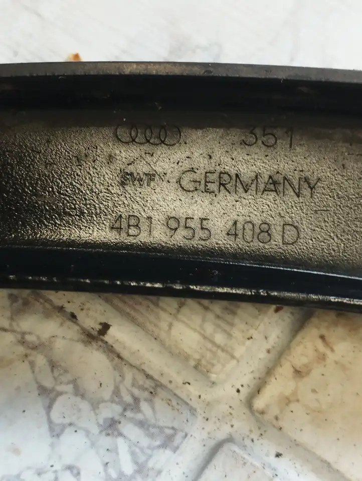 Audi A6 S6 C5 4B (1997 - 2001) 4B1955408D Рычаг стеклоочистителя — фото 2